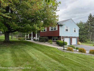 9 Lisa Dr, Highland, NY 12528