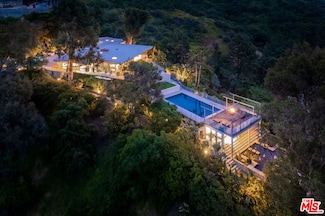 10556 Fontenelle Way, Los Angeles, CA 90077