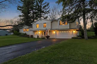 5026 Clear Spring Dr, Minnetonka, MN 55345