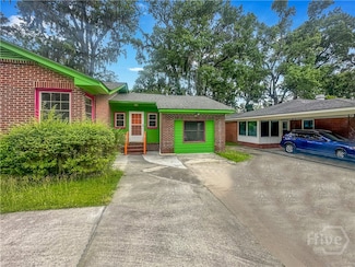126 Hampstead Ave, Savannah, GA 31405