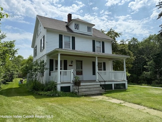 5842 S Elm Ave, Millerton, NY 12546