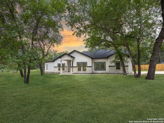 22802 Fawn Trail Dr, Elmendorf, TX 78112