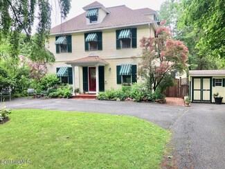 12 Sunset Ave, Lenox, MA 01240