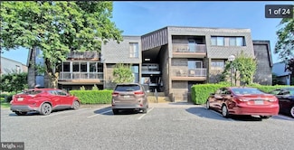 12 Stonehenge Cir Unit 1, Pikesville, MD 21208