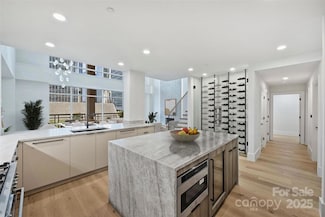 435 S Tryon St Unit 301, Charlotte, NC 28202