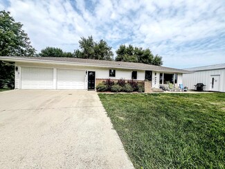 25932 & 25940 Walleye Dr, Spirit Lake, IA 51360