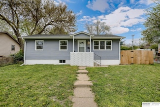 6052 Park Lane Dr, Omaha, NE 68104