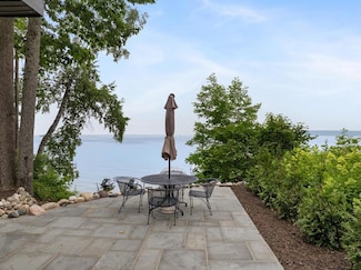 8554 W M-68 Hwy, Indian River, MI 49749