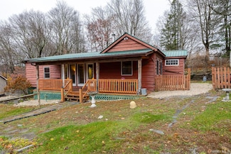 18 Hummingbird Way, Staatsburg, NY 12580