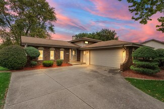 5046 W 89th Place, Crown Point, IN 46307