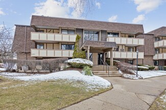 433 Cavalier Ct Unit 101A, West Dundee, IL 60118