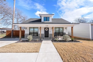 207 B N Tyler St, McGregor, TX 76657