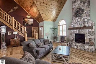 7891 Floreys Ranch Rd, Buckley, MI 49620