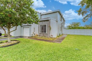 1061 SW 110th Ln, Davie, FL 33324