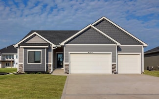 2720 NW Greenwood St, Ankeny, IA 50023