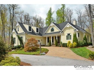 26 Chatsworth Ct, Flat Rock, NC 28731