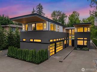 7652 NE 12th St, Medina, WA 98039
