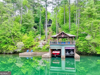 513 Georgia Ln, Lakemont, GA 30552