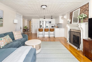 275 Degraw St Unit A, Carlgdns, NY 11231