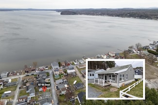 107 4th St, Saratoga Springs, NY 12866