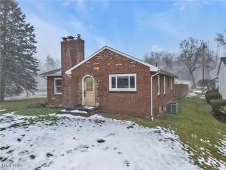 5200 4th St NW, Canton, OH 44708