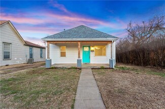 807 S Bickford Ave, El Reno, OK 73036