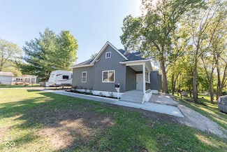 1521 Indiana Ave, Columbus, IN 47201