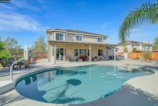 2121 Bluffs Dr, Livermore, CA 94551
