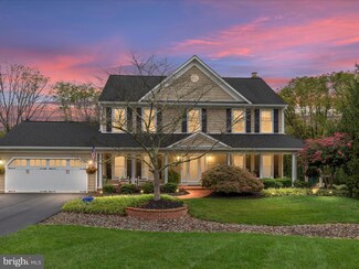 9835 Squaw Valley Dr, Vienna, VA 22182