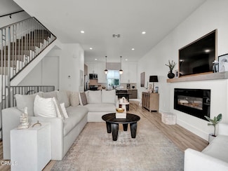 5662 Hazeltine Ave, Van Nuys, CA 91401