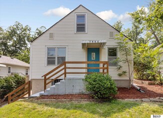 7083 Wirt St, Omaha, NE 68104