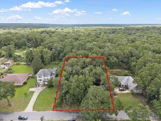 17 Lakeside Dr, Milton, FL 32570
