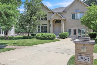 3550 Ari Dr E, Glenview, IL 60026