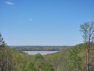 1025 Vista Ridge Dr, Stewart, TN 37175
