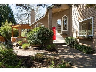 12930 SW Glacier Lily Cir, Portland, OR 97223