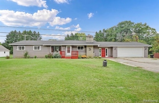 5014 Oak Hill Rd, Clarkston, MI 48348