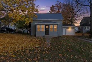 311 E Pine St, Edmore, MI 48829