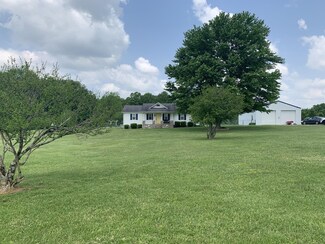741 Maple Grove Rd, Lafayette, TN 37083