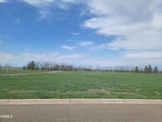 401 Hickman St, Grenora, ND 58845