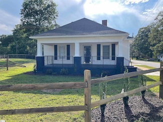 315 N Maple St, Simpsonville, SC 29681