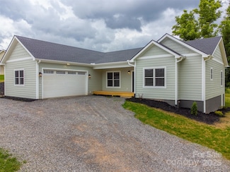 12 Gracie Rose St, Clyde, NC 28785