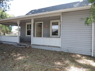 314 NW 2nd St, Grass Valley, OR 97029