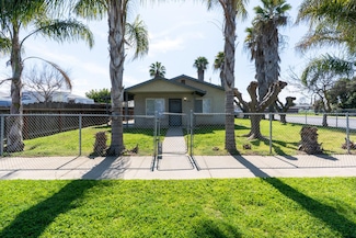 9566 E Broadway St, Planada, CA 95365