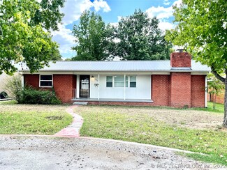 701 W 21st St, Ada, OK 74820