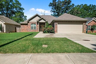 1165 Country Club Rd, Conway, AR 72034