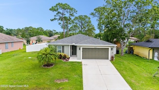 817 Carnival Rd SE, Palm Bay, FL 32909