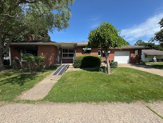 34 N Elm St, La Crescent, MN 55947
