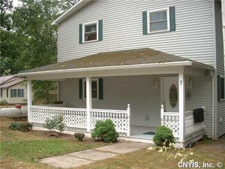 7 Vanauken Dr, Pulaski, NY 13142