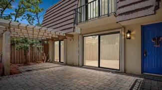 121 1st Ln, Palm Beach Gardens, FL 33418