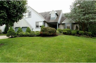 207 Amberfield Dr, Mount Laurel, NJ 08054